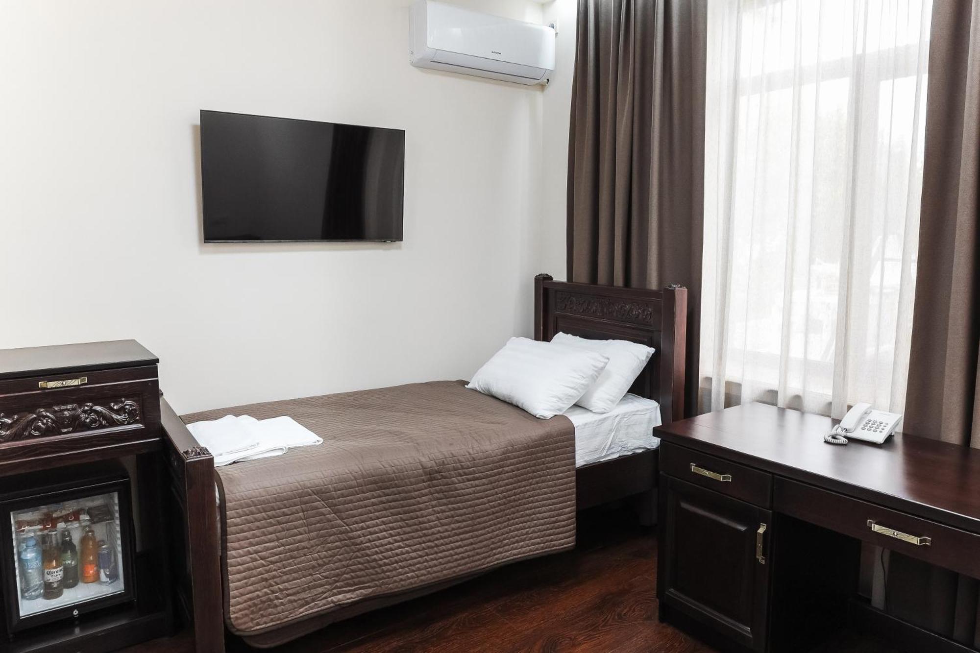 Dvin Hotel Pavlodar Exteriér fotografie