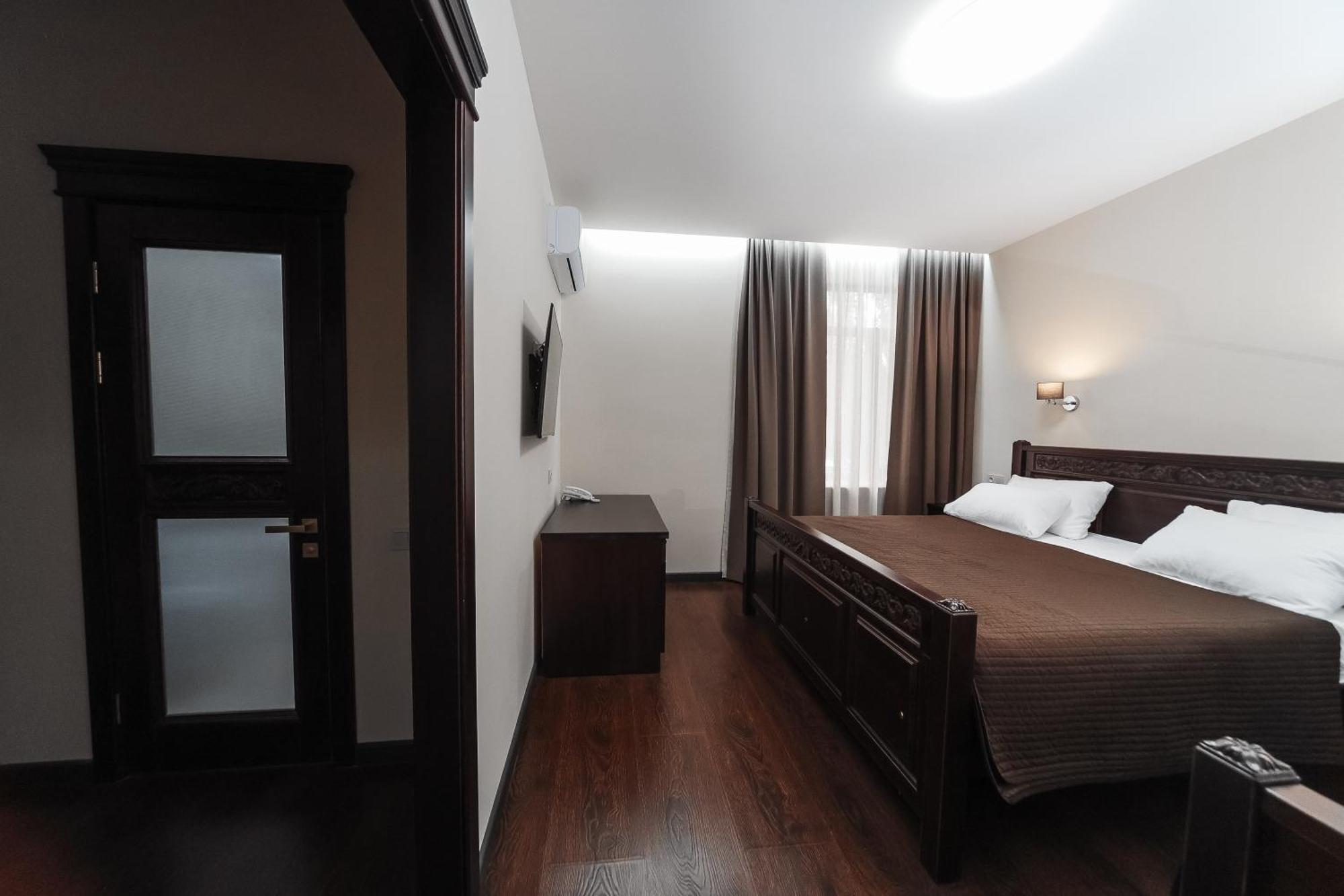 Dvin Hotel Pavlodar Exteriér fotografie