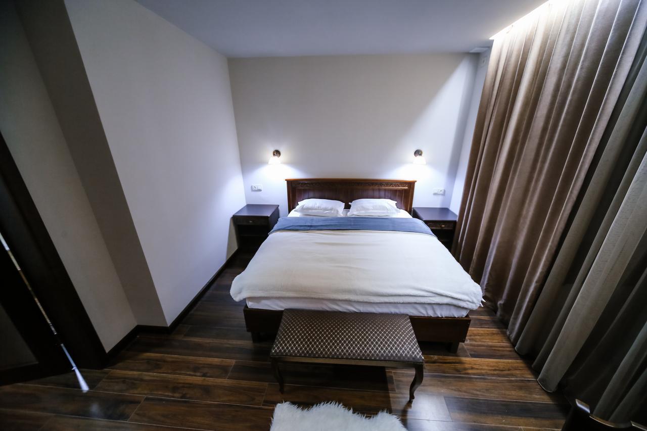 Dvin Hotel Pavlodar Exteriér fotografie