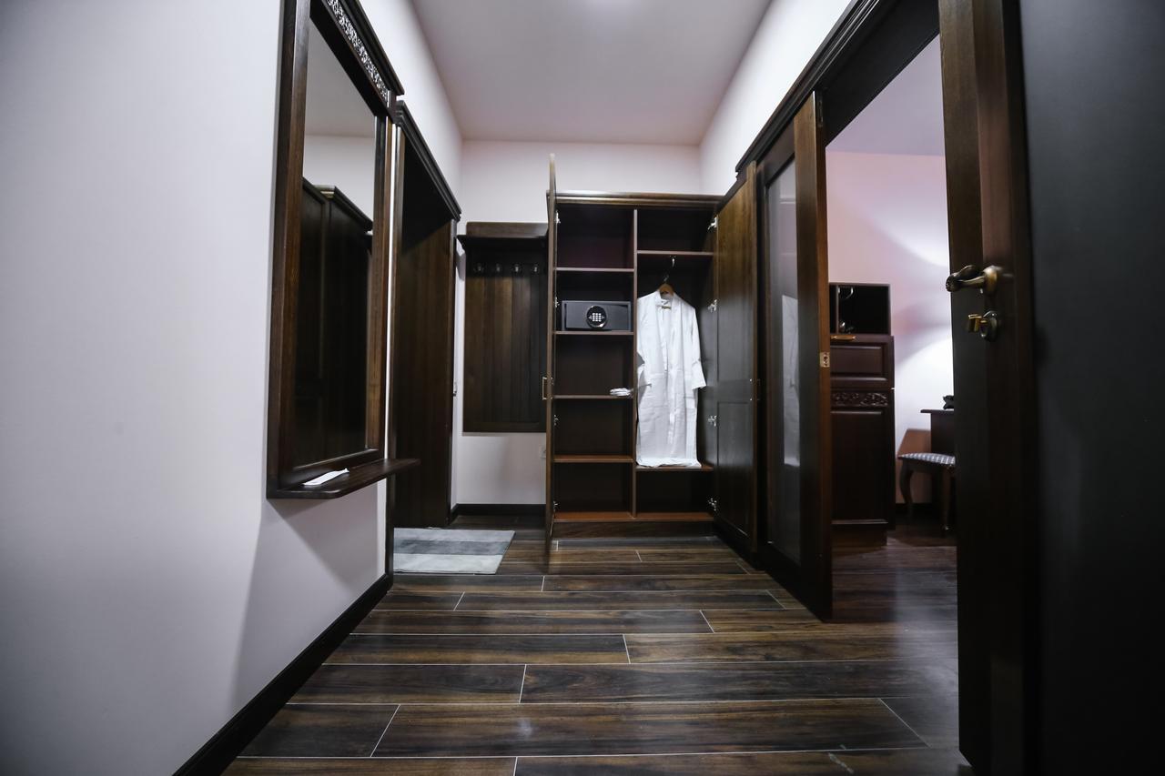 Dvin Hotel Pavlodar Exteriér fotografie