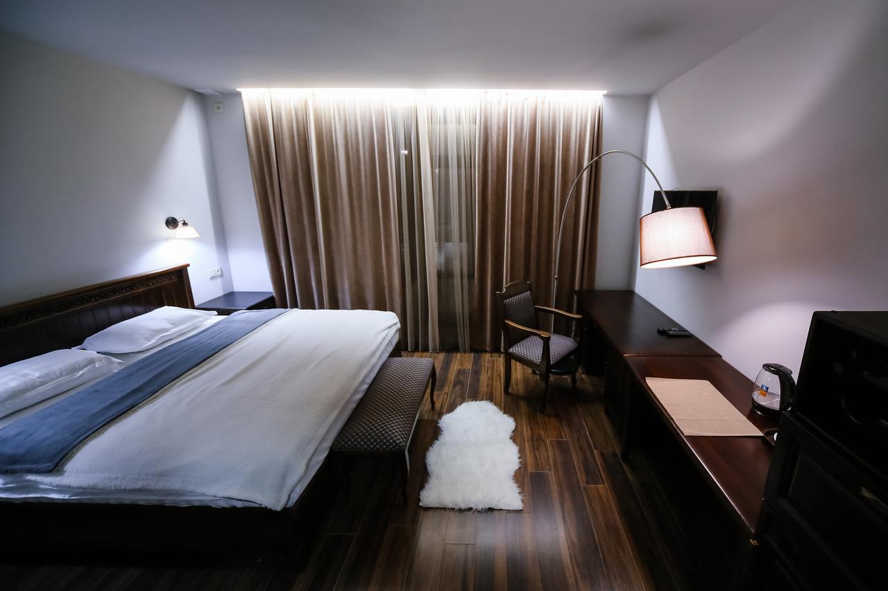 Dvin Hotel Pavlodar Exteriér fotografie