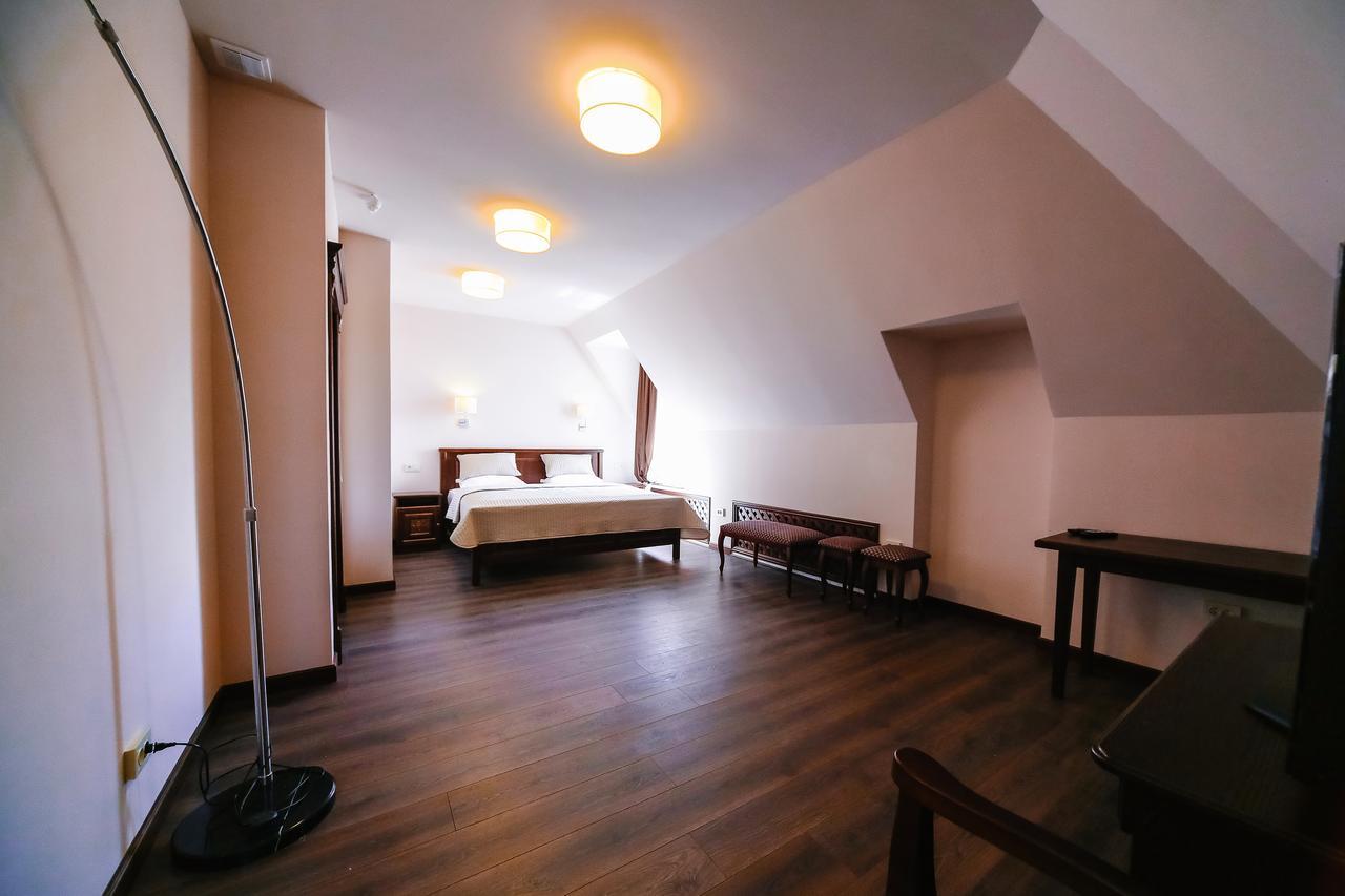 Dvin Hotel Pavlodar Exteriér fotografie