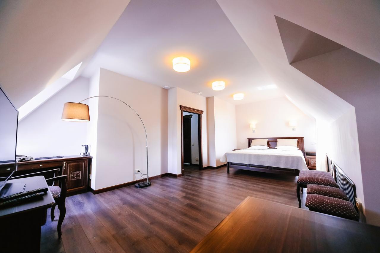 Dvin Hotel Pavlodar Exteriér fotografie